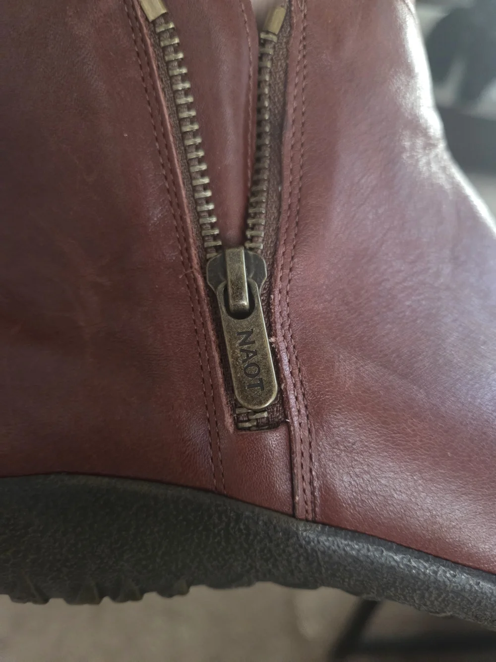 Naot smooth chestnut